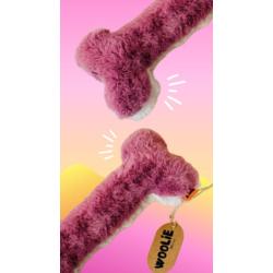 Zabawka z piszczałką miękka               beżowo-różowa kostka 30 cm WOOLIE WHILLIE