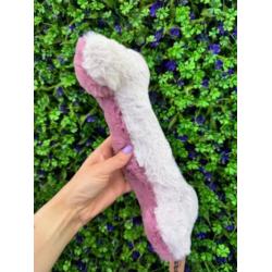 Zabawka z piszczałką miękka               beżowo-różowa kostka 30 cm WOOLIE WHILLIE