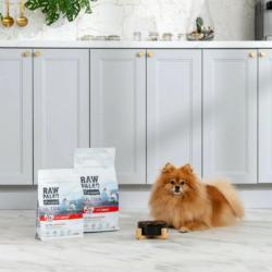 Karma sucha dla psów dorosłych ras        małych wołowina 750 g RAW PALEO ULTRA