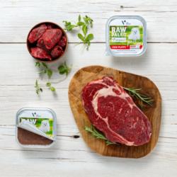 Karma mokra dla szczeniąt wołowina 150    g RAW PALEO PATE MINI