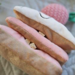 Tort truskawkowy zabawka węchowa          PUPS&BUBS